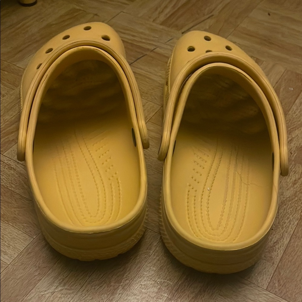 Crocs Clogs - Picture 2 of 3
